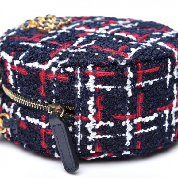 CHANEL 19 Round Clutch on chain tweed - Picture 8 of 16